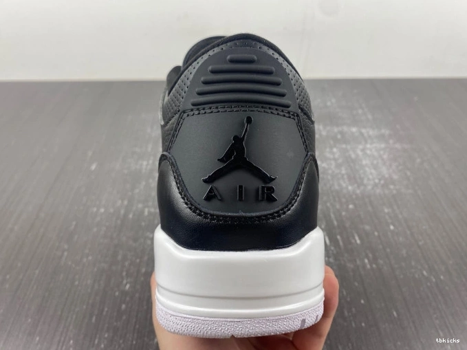 Cheap TBK Retro Monday 136064-020 (2016) 3 Cyber Jordan 0716